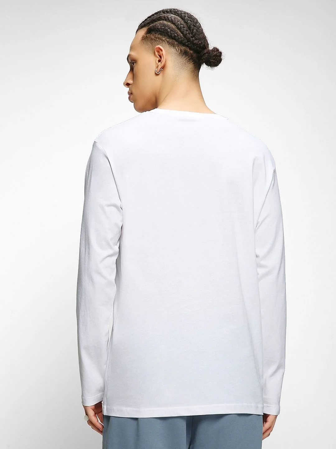 Bewakoof Men White Printed Round Neck Pure Cotton T-shirt - Image 11