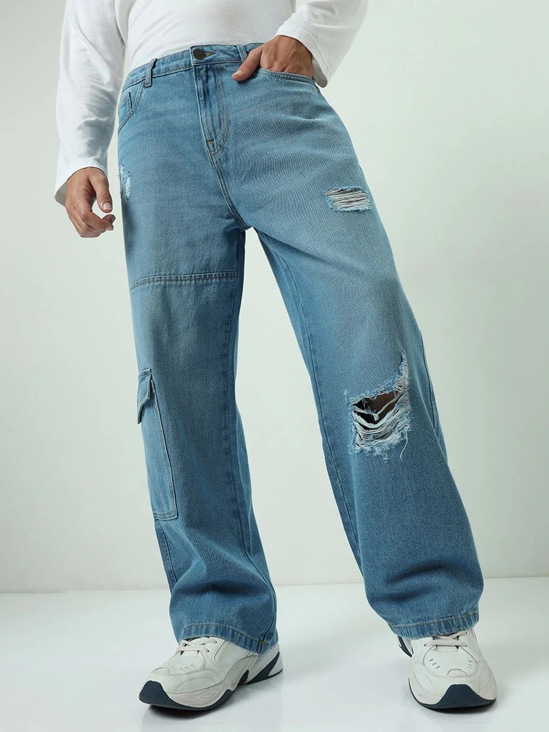 Bewakoof Men's Blue Baggy Distressed Cargo Mid-Rise Jeans - Image 2
