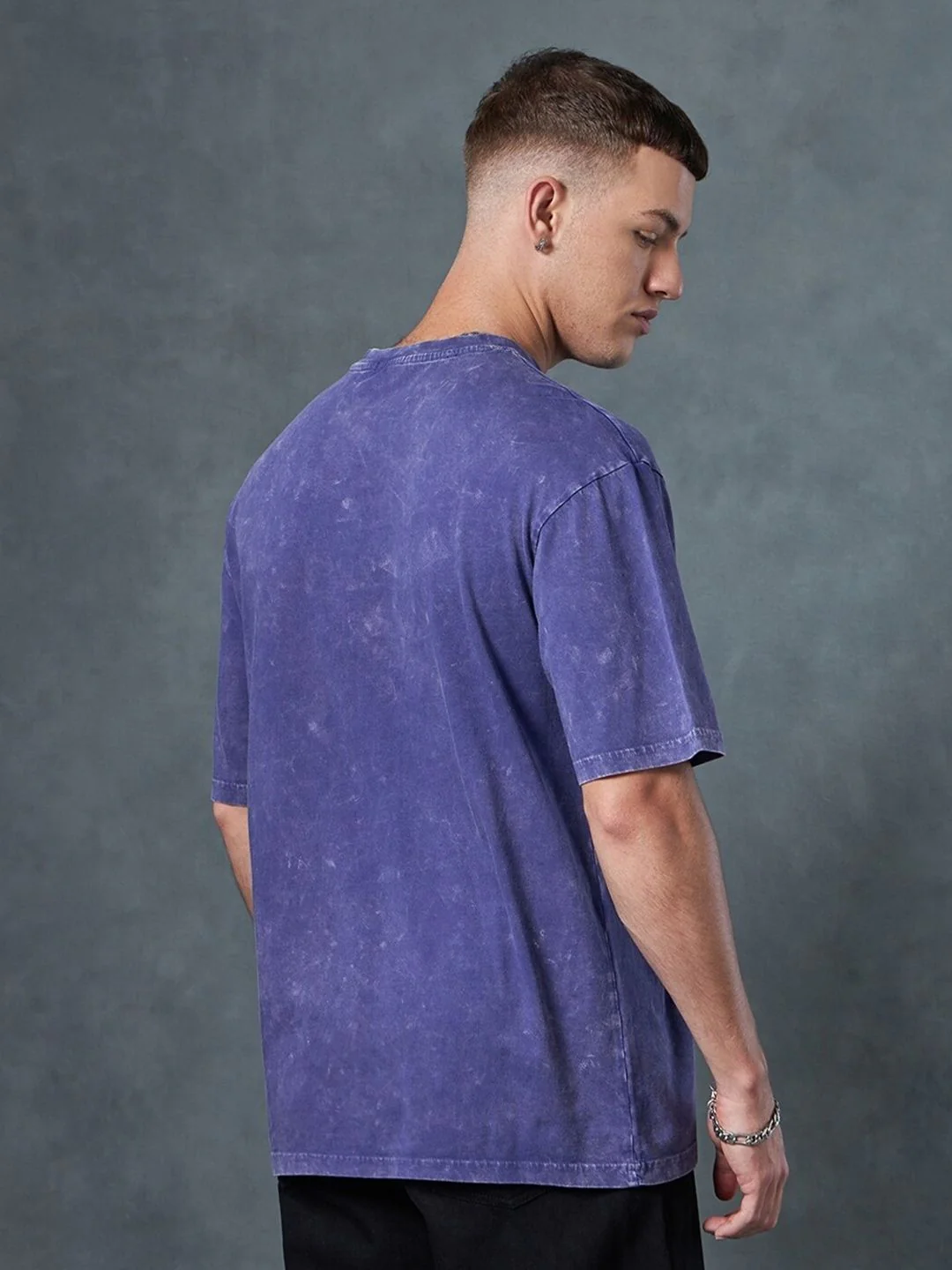 Bewakoof Round Neck Cotton Round Neck Raw Edge Oversized T-shirt - Image 5