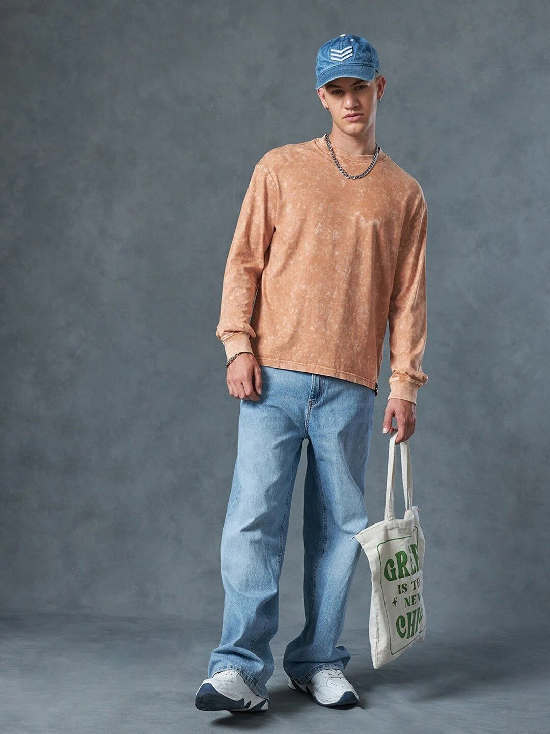 Bewakoof Self Design Drop-Shoulder Sleeves Oversized Acid Wash Cotton T-shirt - Image 4