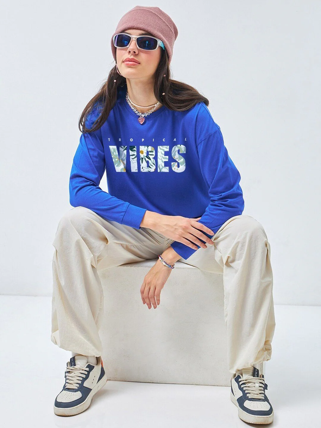 Bewakoof Tropical Vibes Printed Drop-Shoulder Sleeves Oversized Pure Cotton T-shirt - Image 4