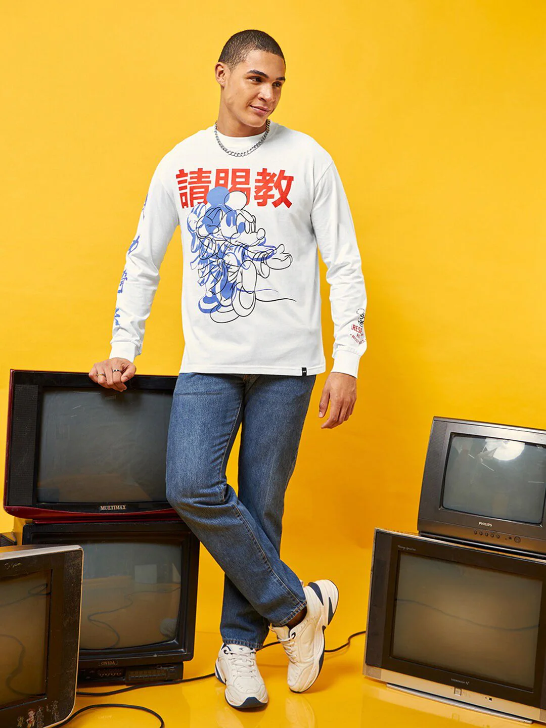 Bewakoof White Humour and Comic Mickey Mouse Graphic Printed Oversized Cotton T-shirt - Image 4