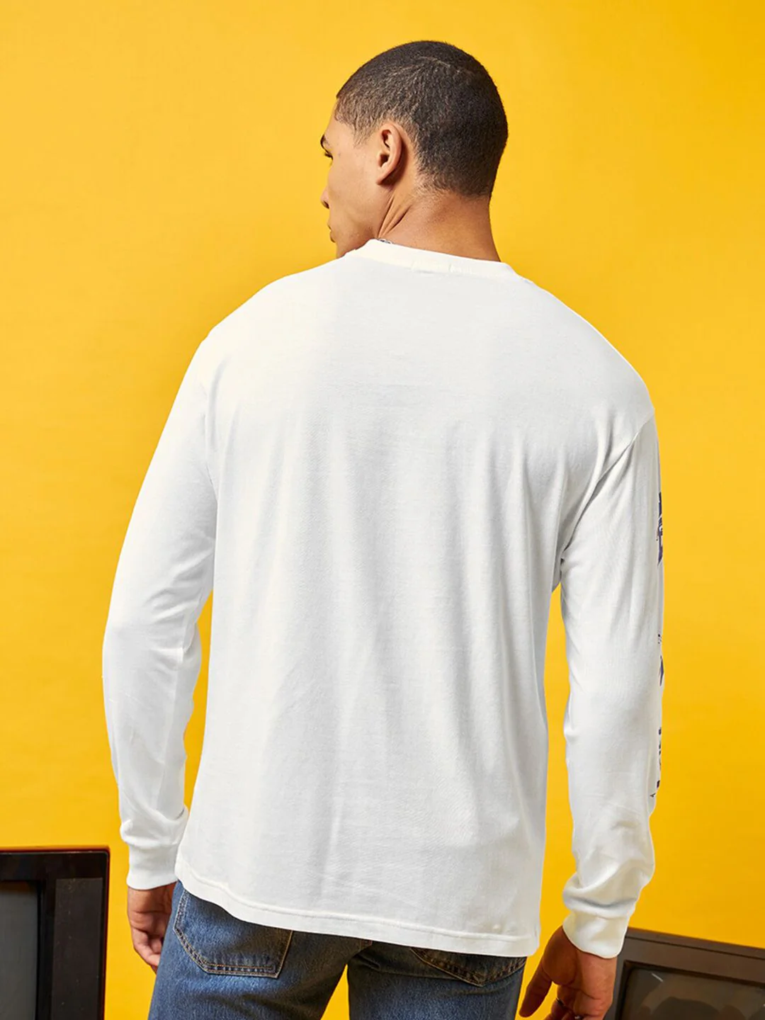 Bewakoof White Humour and Comic Mickey Mouse Graphic Printed Oversized Cotton T-shirt - Image 5