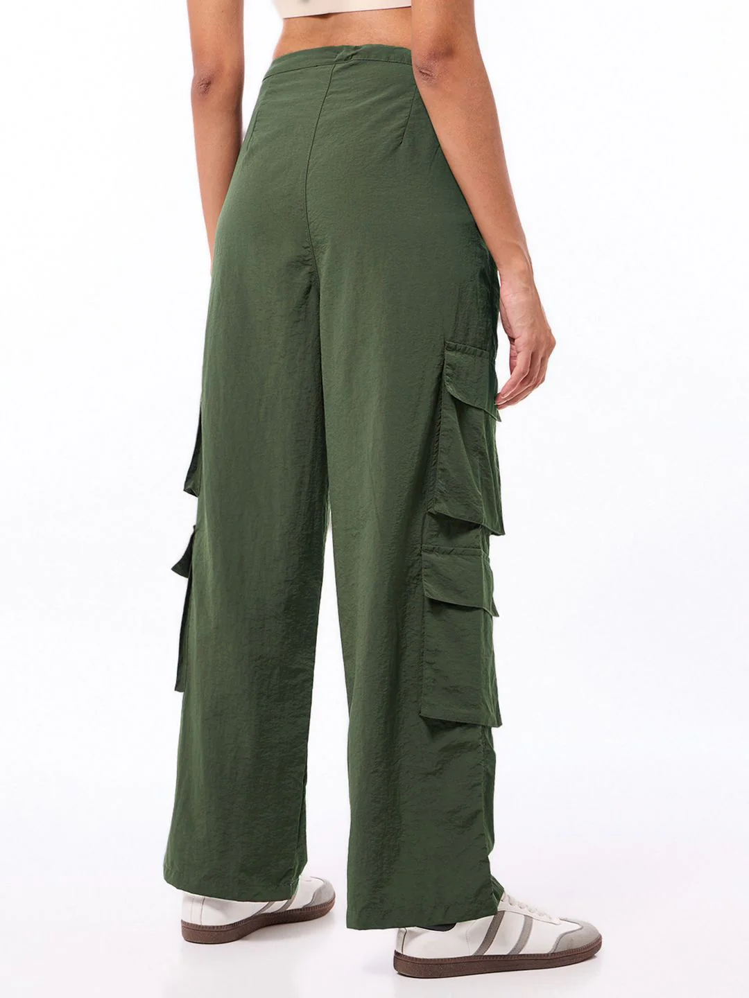 Bewakoof Women Baggy Loose Fit High-Rise Cargo Parachute Pants - Image 5