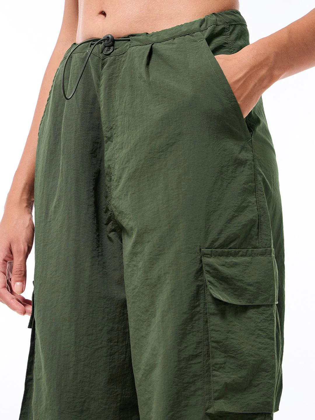 Bewakoof Women Baggy Loose Fit High-Rise Cargo Parachute Pants - Image 6