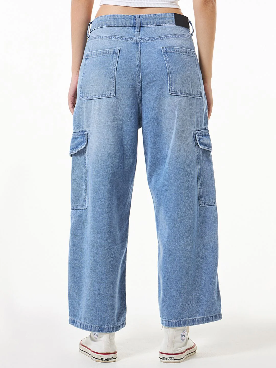 Bewakoof Women Straight Fit High-Rise Low Distressed Light Fade Cotton Cargo Jeans - Image 3