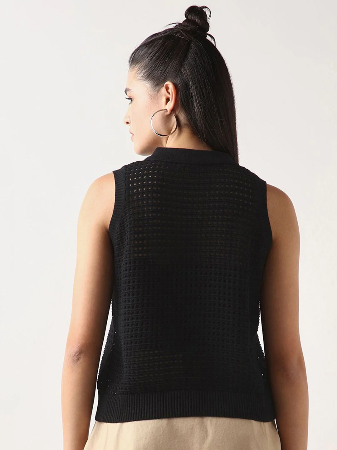 Bewakoof Women's Black Textured Short Top - Image 5
