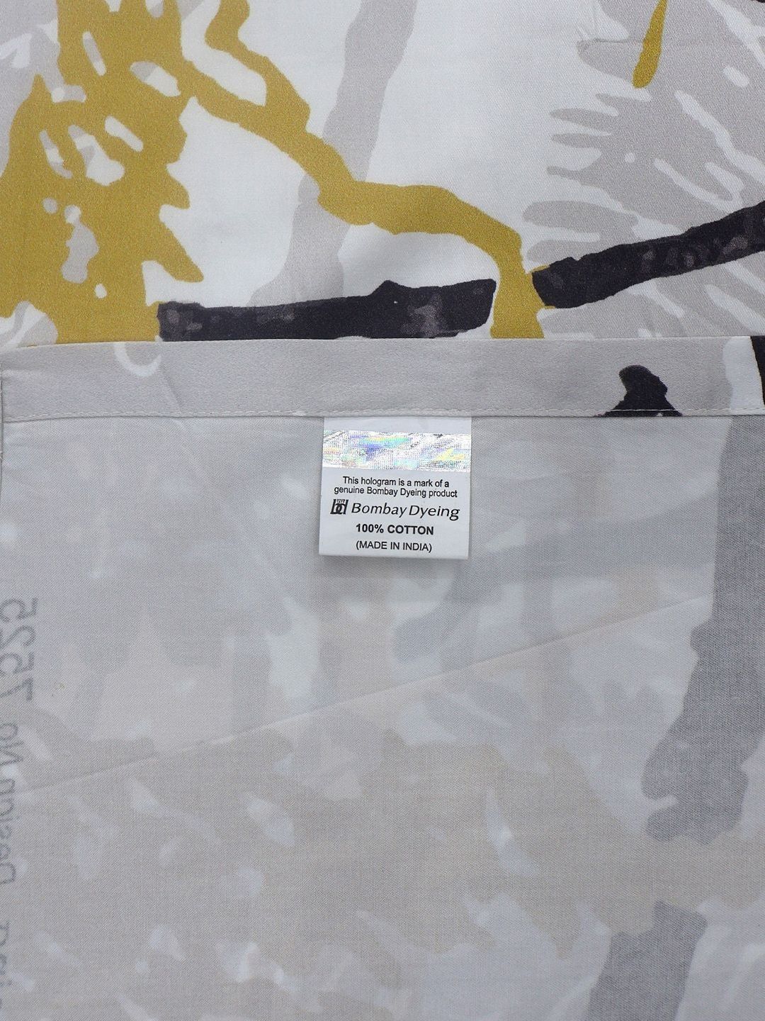 BOMBAY DYEING Urban Living Yellow Printed Cotton 400 TC King Bedsheet with 4 Pillow Covers - Image 6