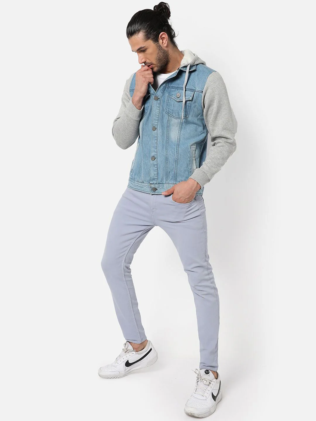 Campus Sutra Men Blue Grey Washed Colourblocked Windcheater Outdoor Denim Jacket - Image 4