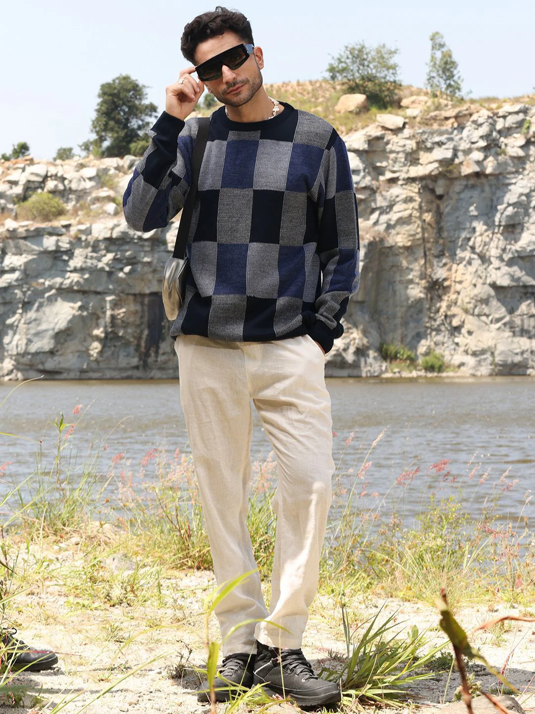 Campus Sutra Men Checked Woollen Pullover - Image 5