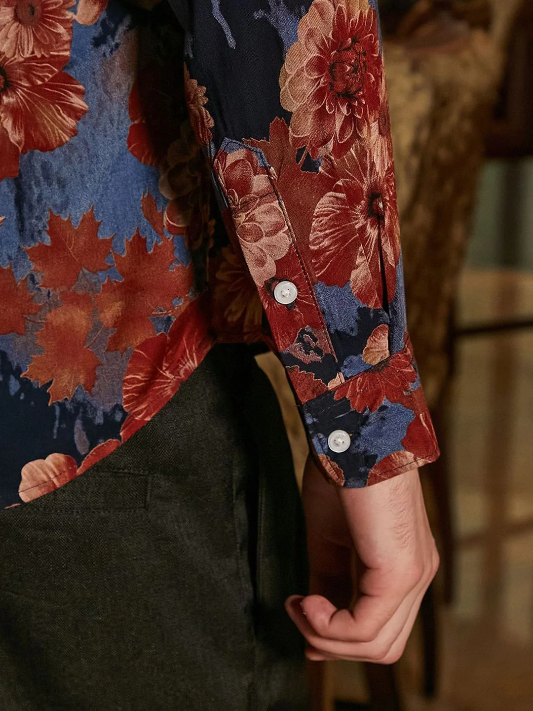 Campus Sutra Men Comfort Fit Spread Collar Floral Printed Casual Shirt - Image 6
