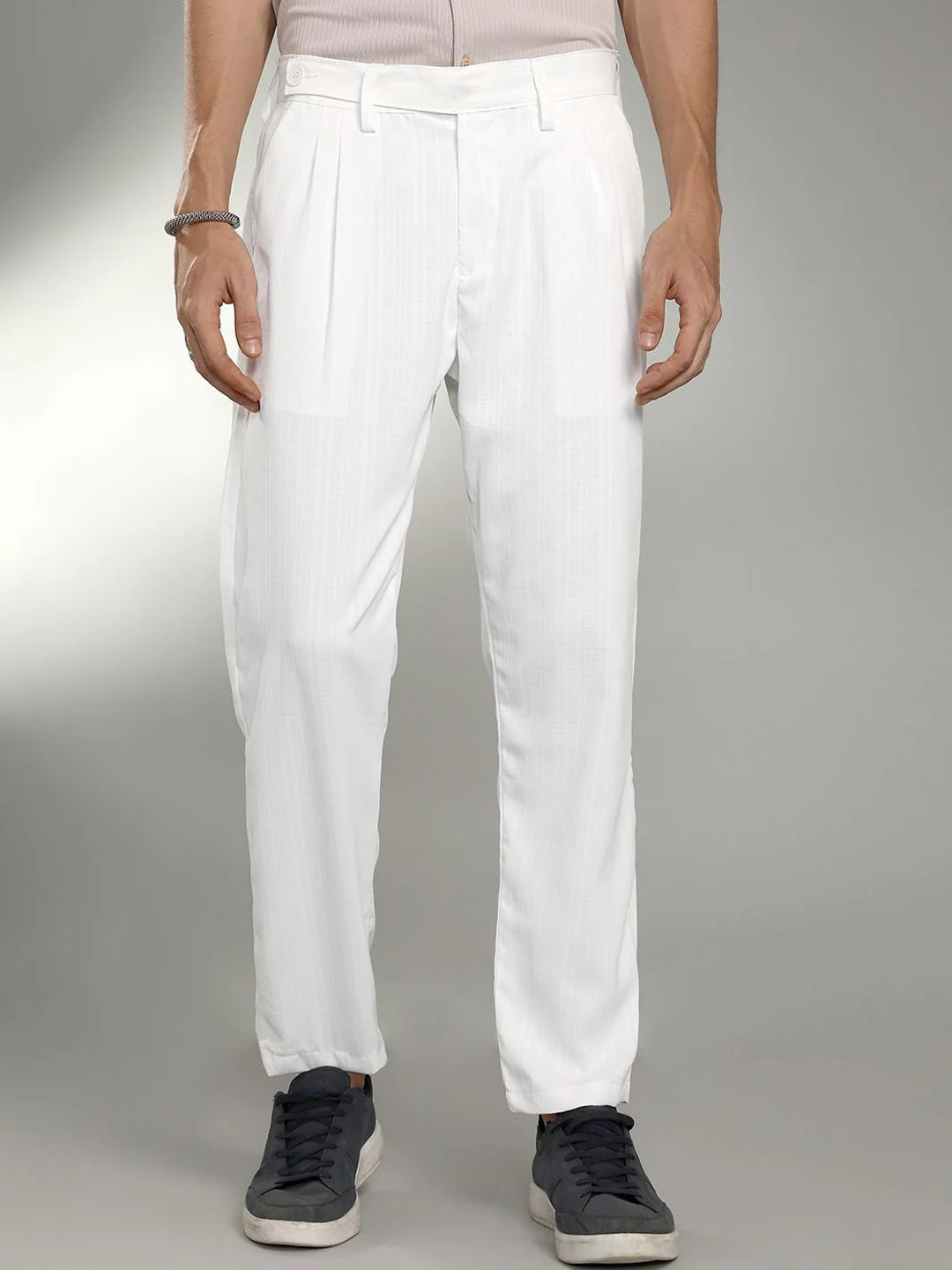 Campus Sutra Men Comfort Pleated Trousers - Image 2