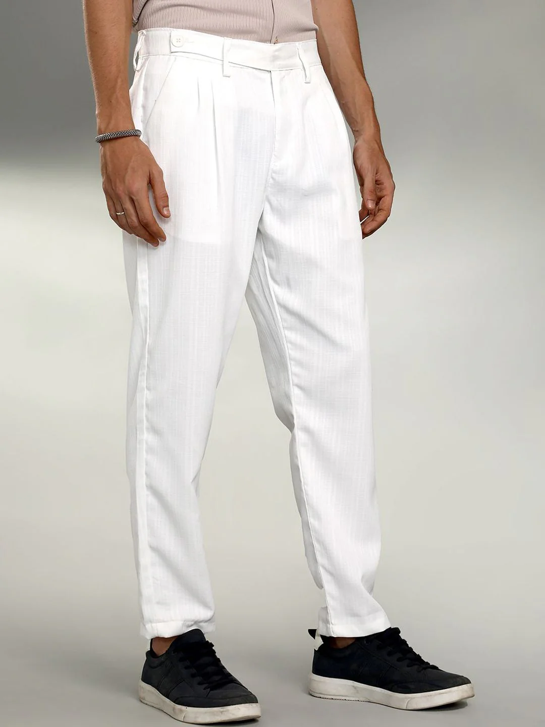 Campus Sutra Men Comfort Pleated Trousers - Image 3