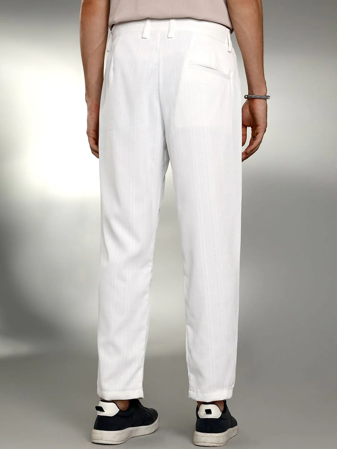 Campus Sutra Men Comfort Pleated Trousers - Image 5