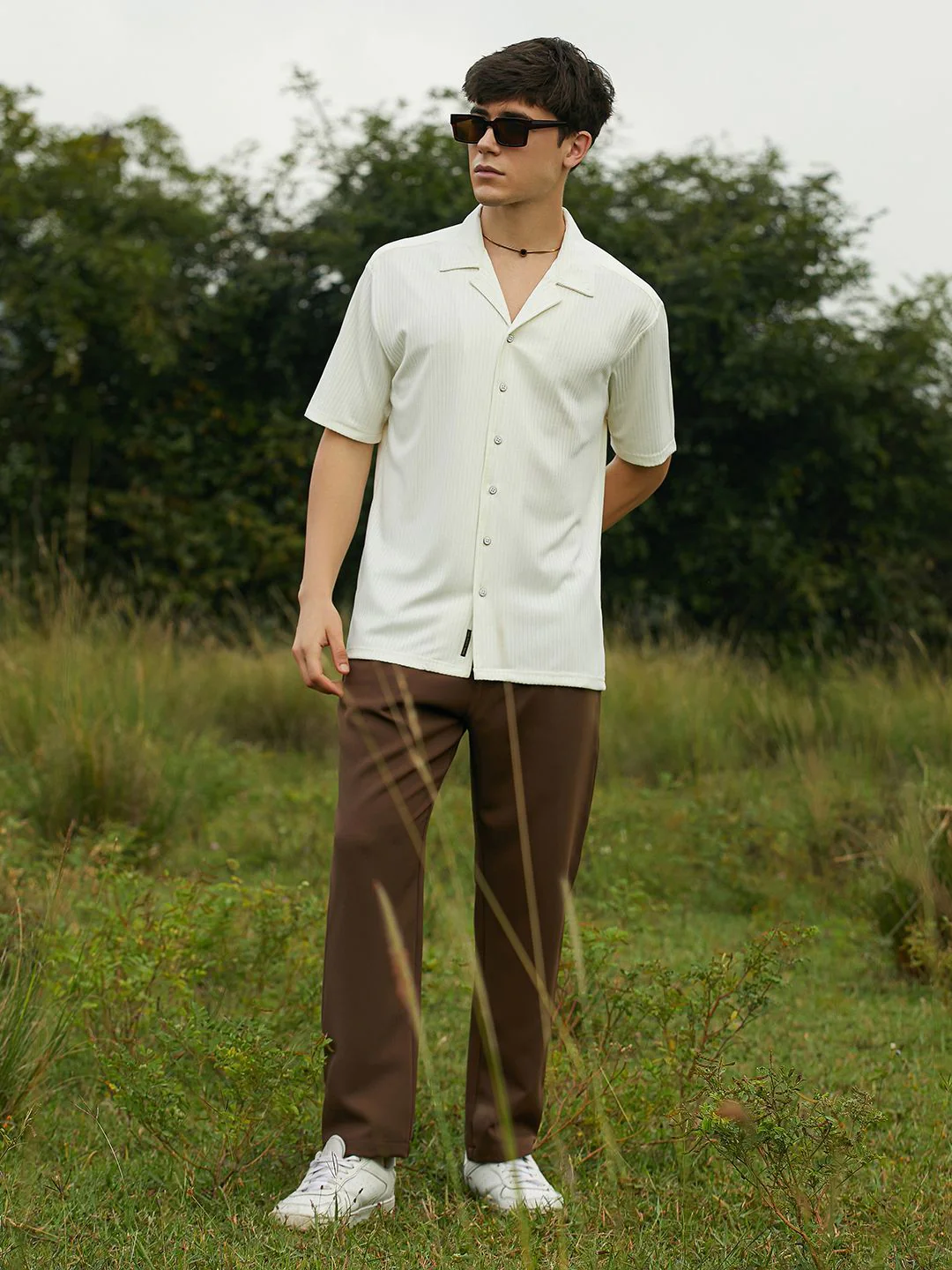Campus Sutra Men Cotton Mid-Rise Relaxed Trouser - Image 4
