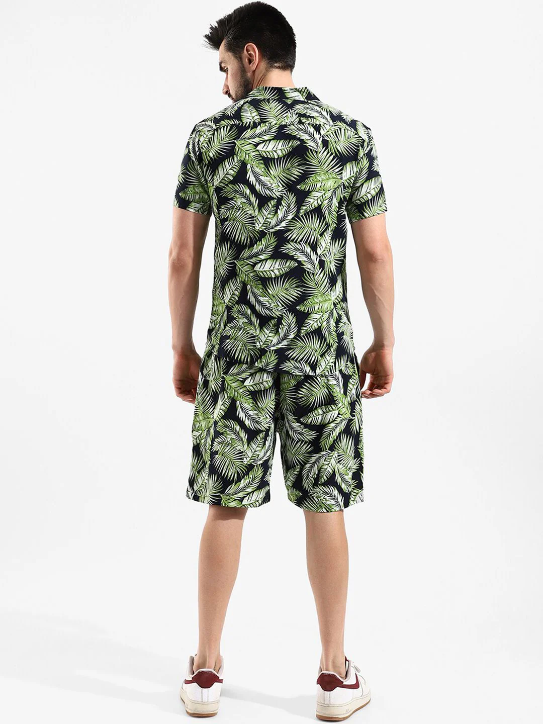 Campus Sutra Men Green & Black Printed Co-Ords - Image 4