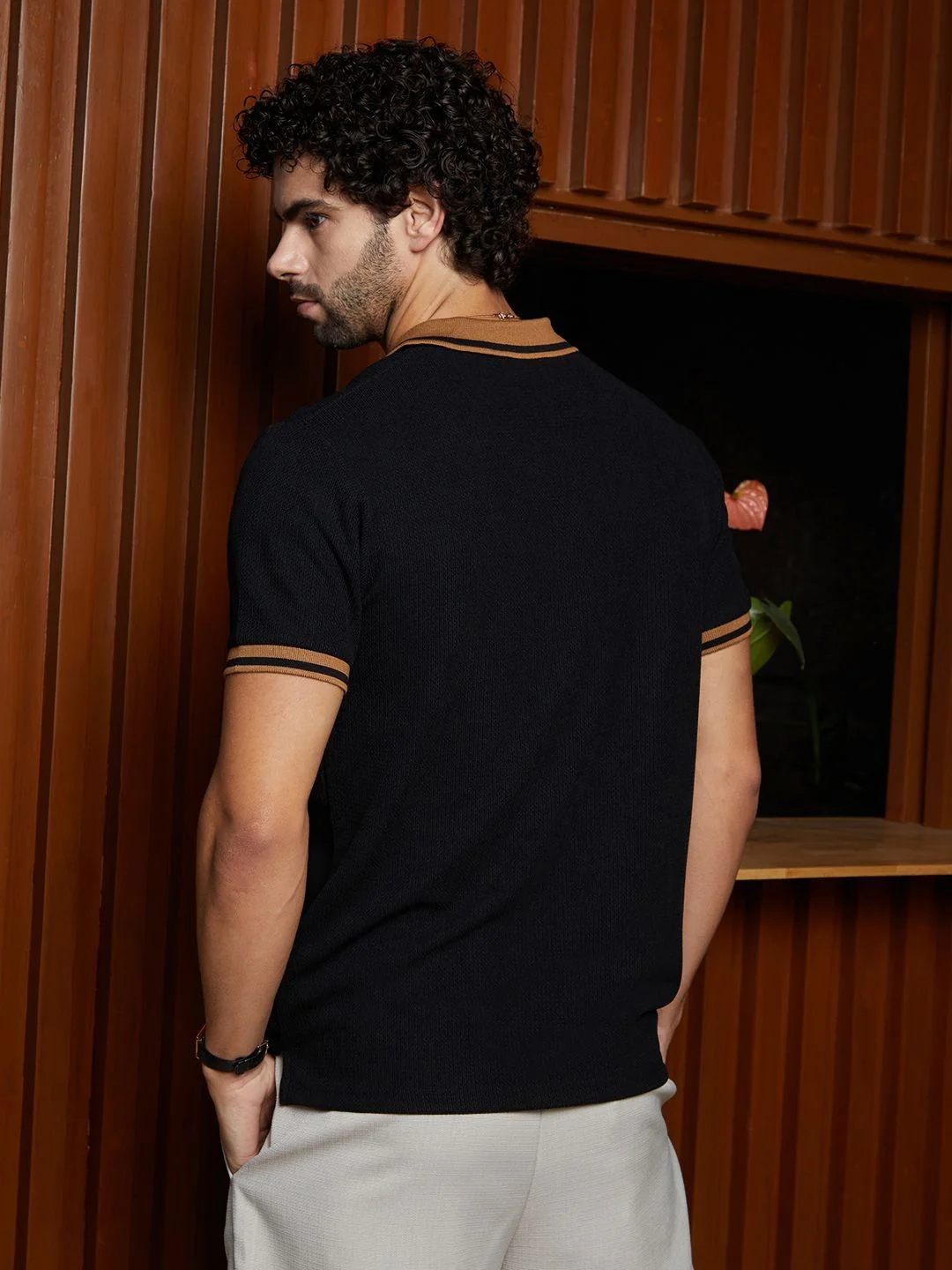 Campus Sutra Men Solid Polo Collar Cotton T-shirt - Image 5