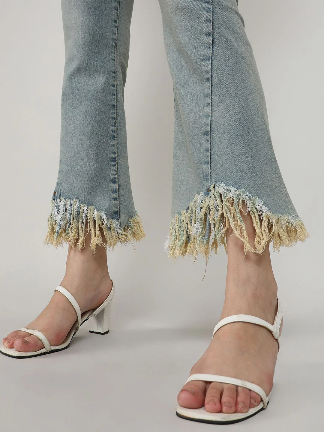 Campus Sutra Women Comfort Low Distress Stretchable Jeans - Image 5