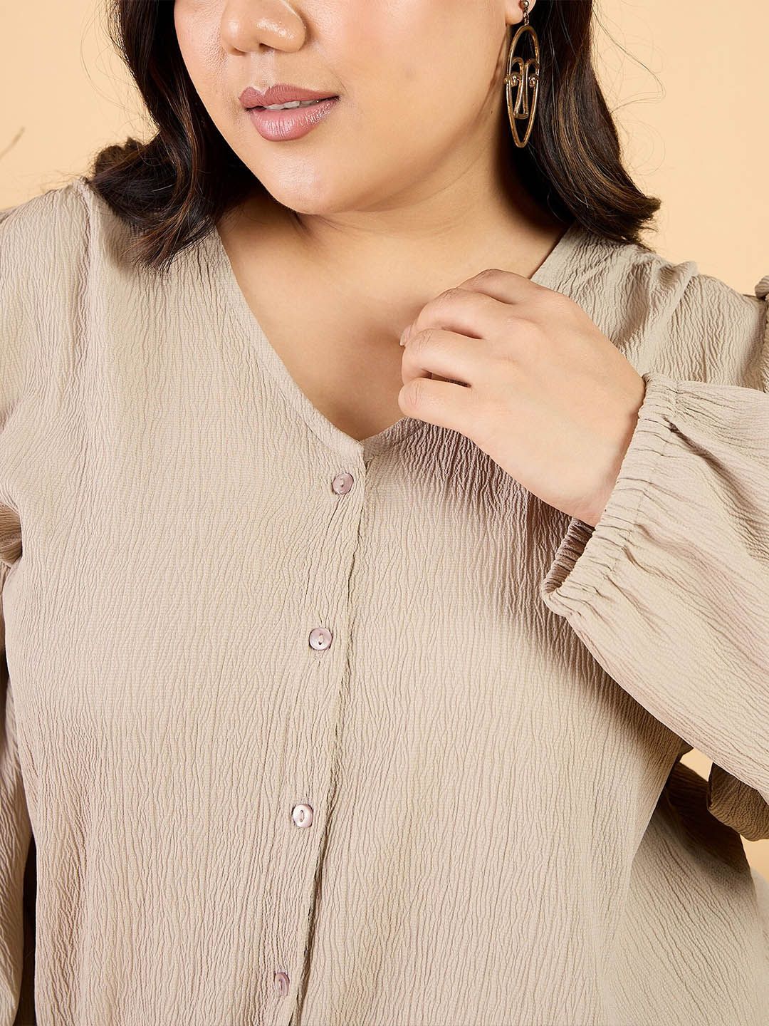 CURVY STREET Plus Size V-Neck Puff Sleeve Top - Image 3
