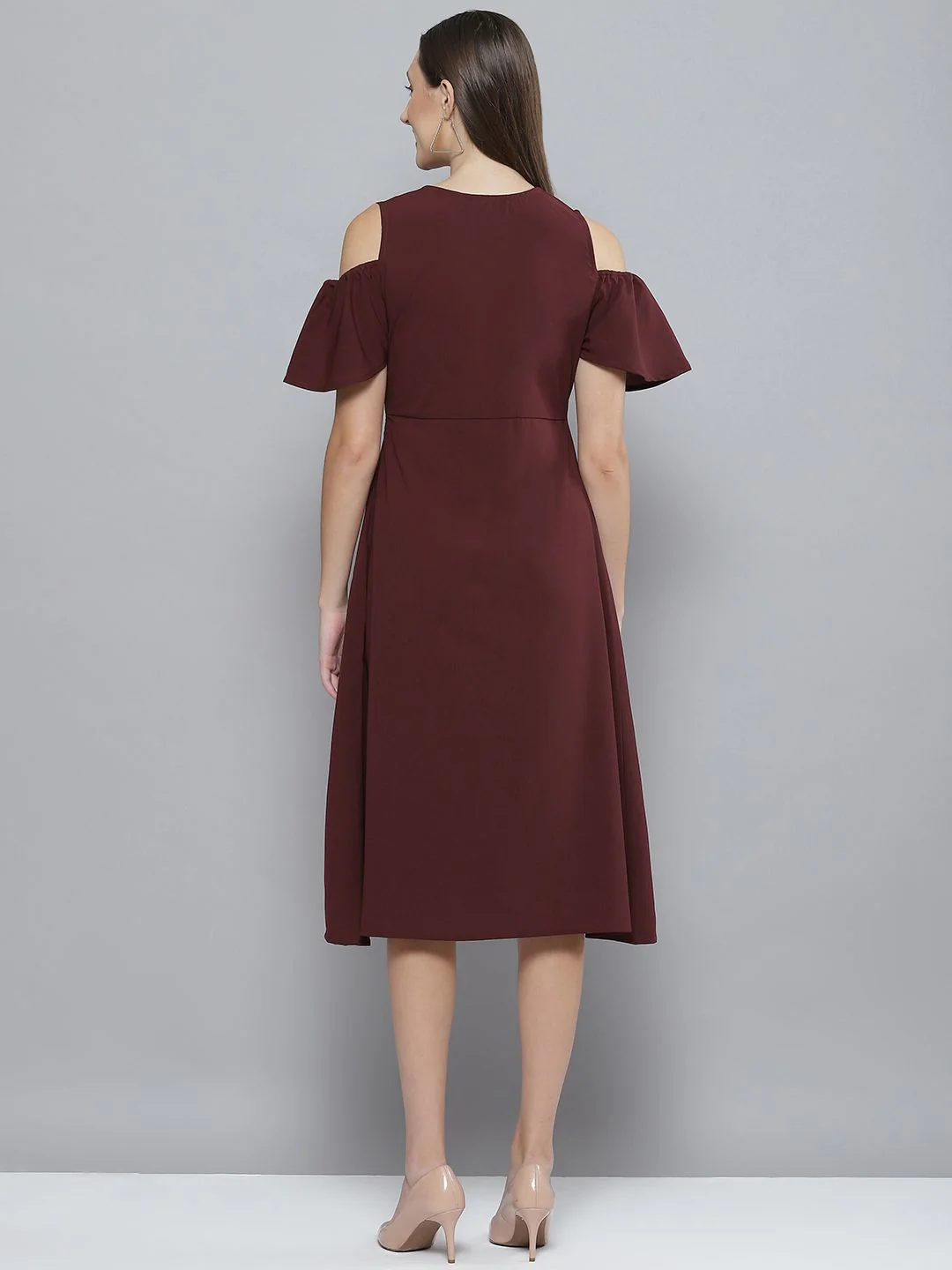 DENNISON Maroon Solid Cold-Shoulder Sleeves Crepe Dress - Image 5