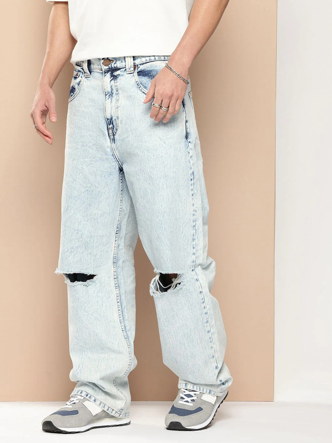 Difference of Opinion Men Loose Relaxed Fit Slash Knee Heavy Fade Jeans - Image 2