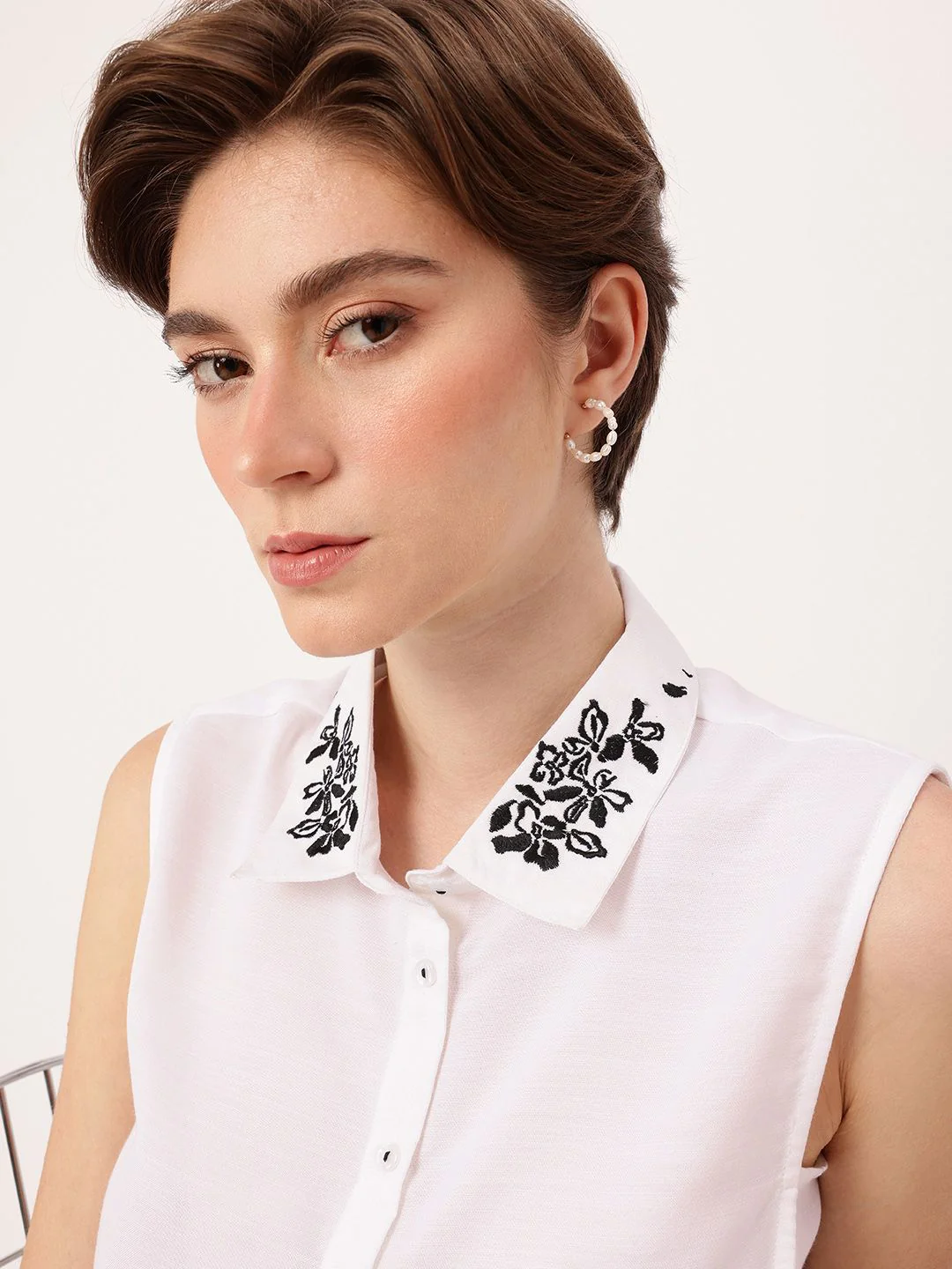 DressBerry Chic Charm Embroidered Sleeveless Crop Shirt - Image 6