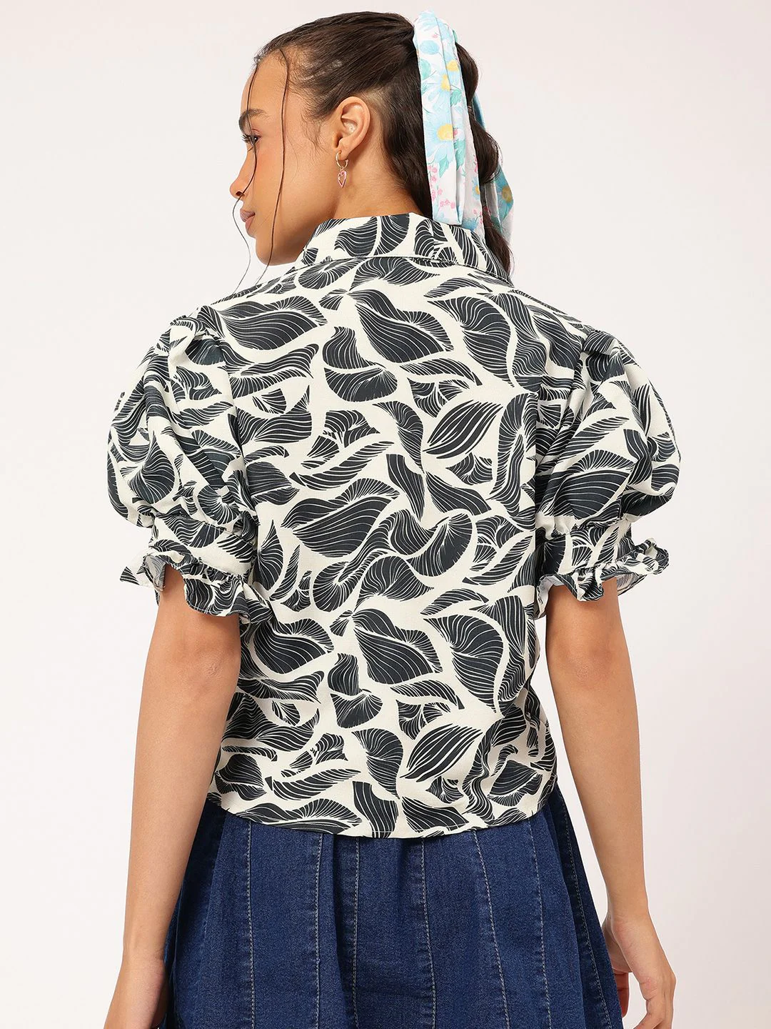 DressBerry Cute & Cuddly Puff Sleeves Printed Shirt - Image 5