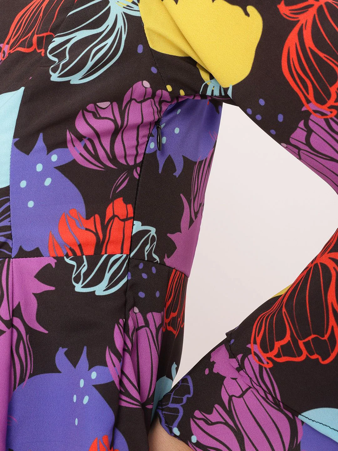 DressBerry Funky Florals Printed Bell Sleeve Mini A-line Dress - Image 7