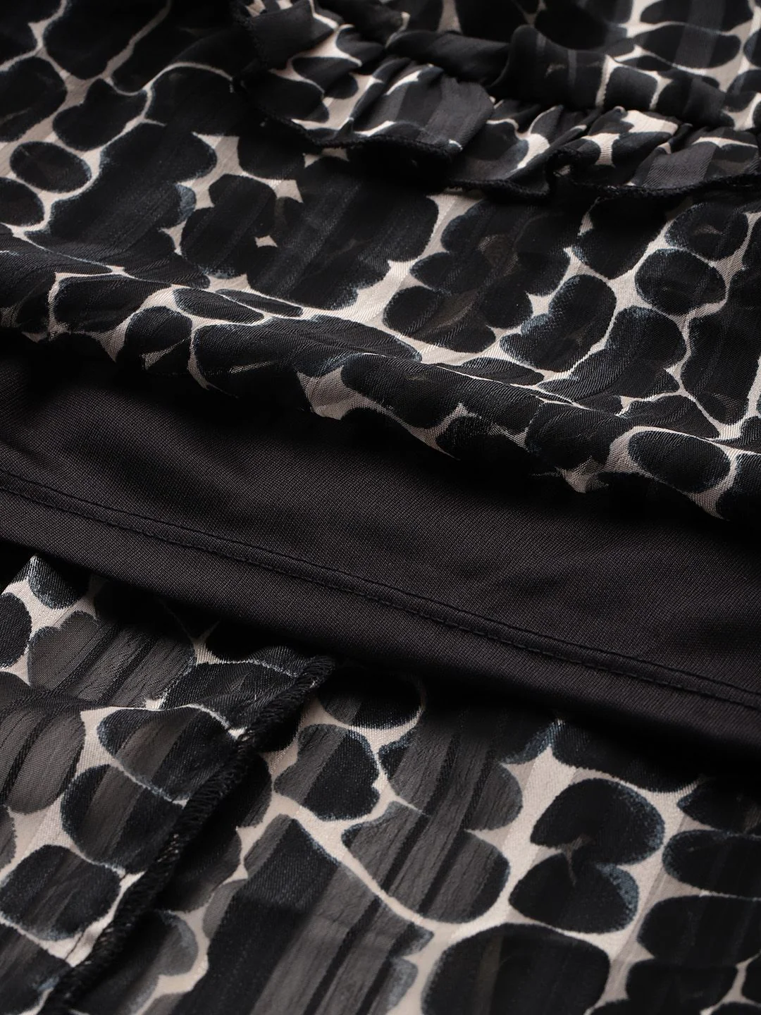 DressBerry Printed Tiered A-Line Midi Dress - Image 6