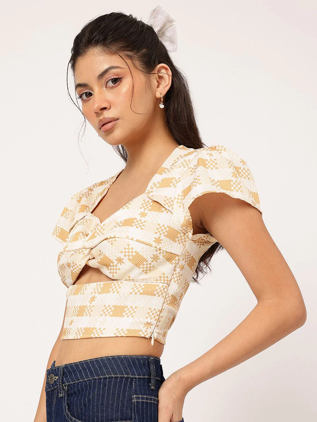 DressBerry Twisted Cut Out Detail Crop Detail - Image 5