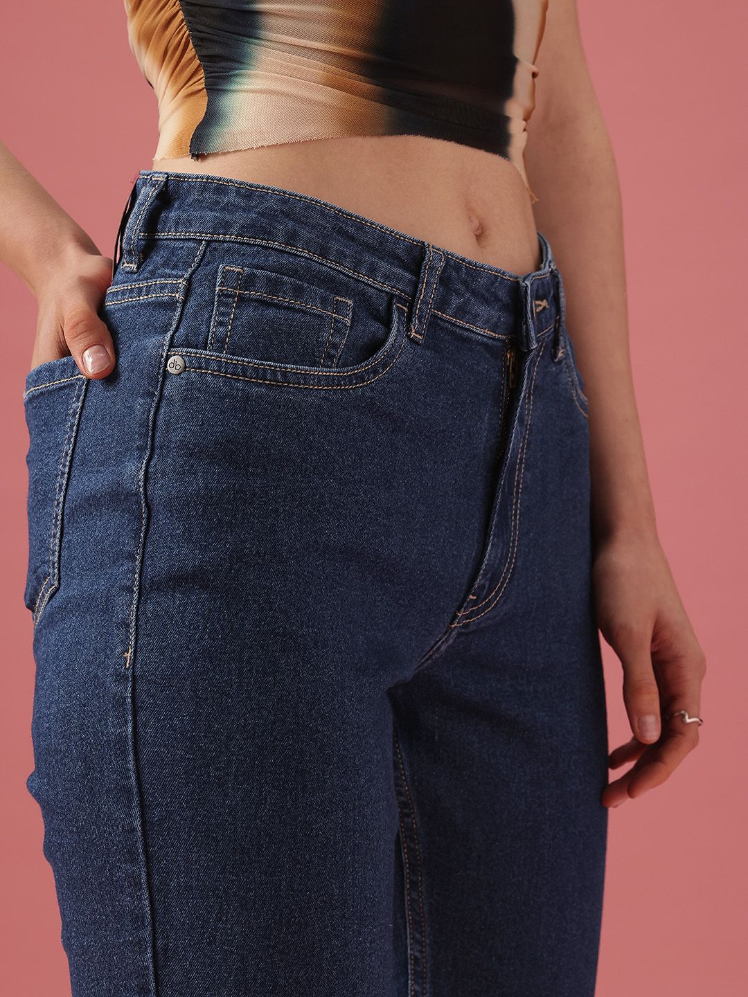 DressBerry Women Boyfriend Fit High-Rise Light Fade Stretchable Jeans - Image 6
