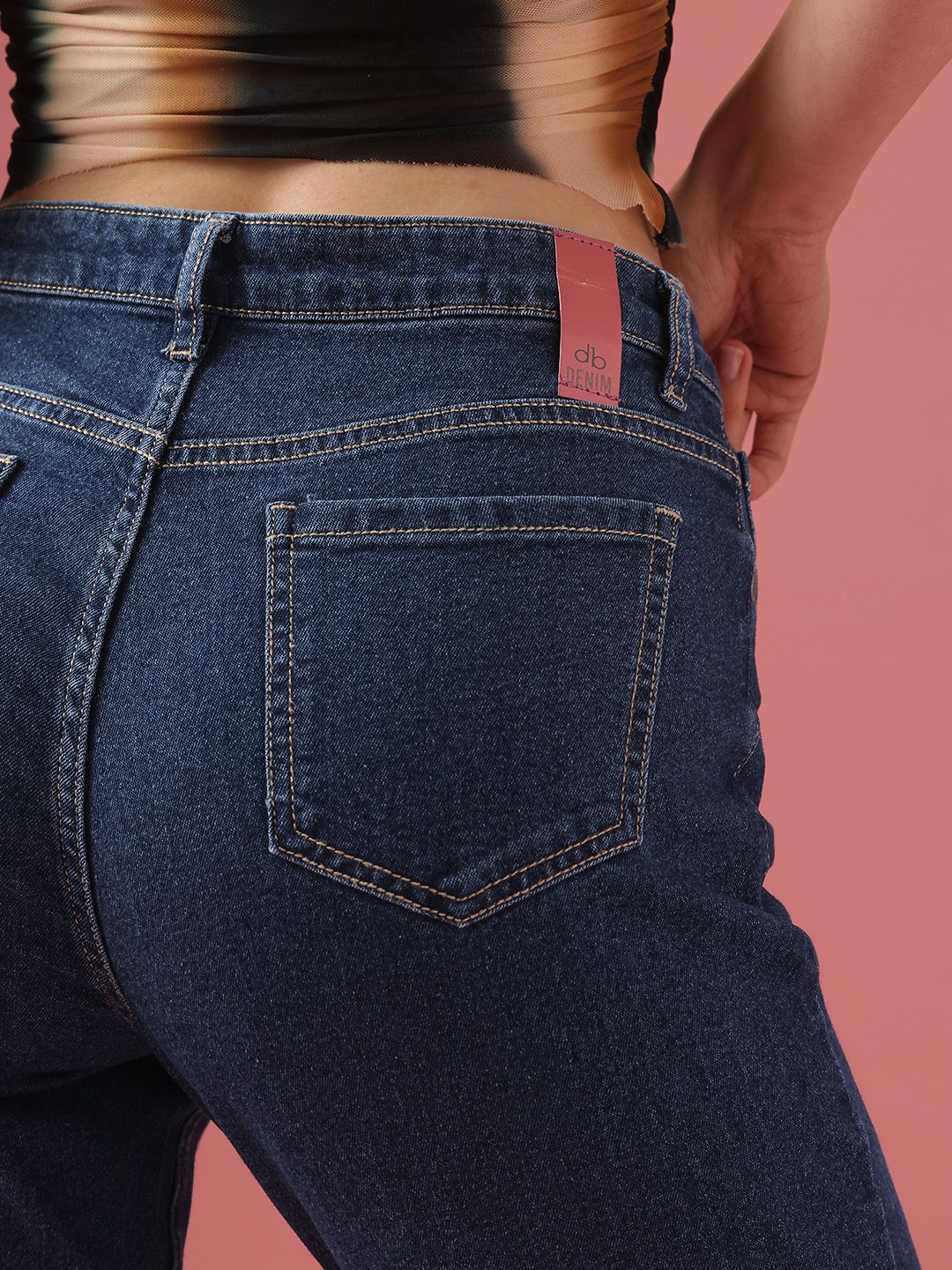 DressBerry Women Boyfriend Fit High-Rise Light Fade Stretchable Jeans - Image 7