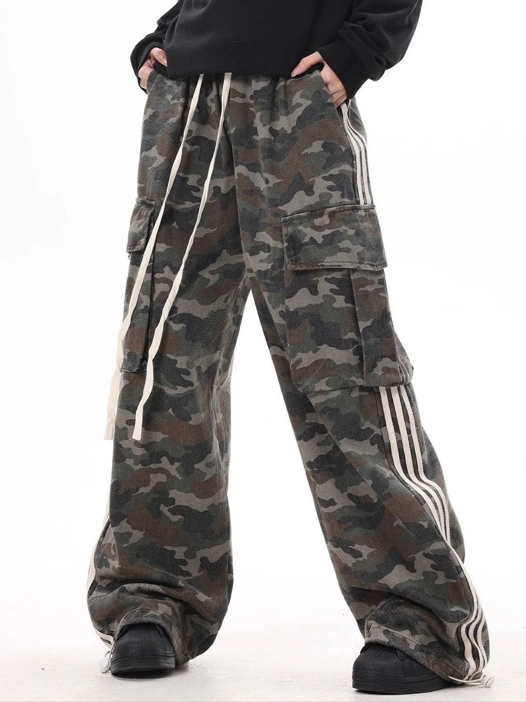 DressBerry Women Camouflage Printed Cargos Trousers - Image 7