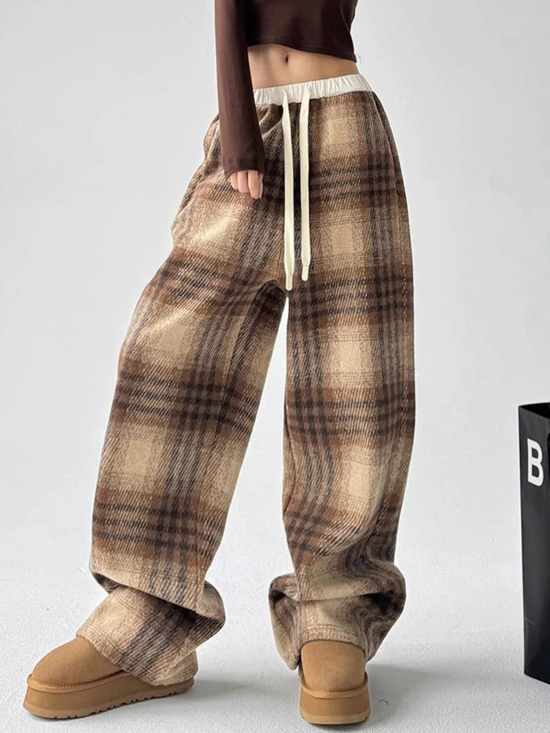 DressBerry Women Checked Loose Fit Mid-Rise Wide Leg Trousers - Image 4
