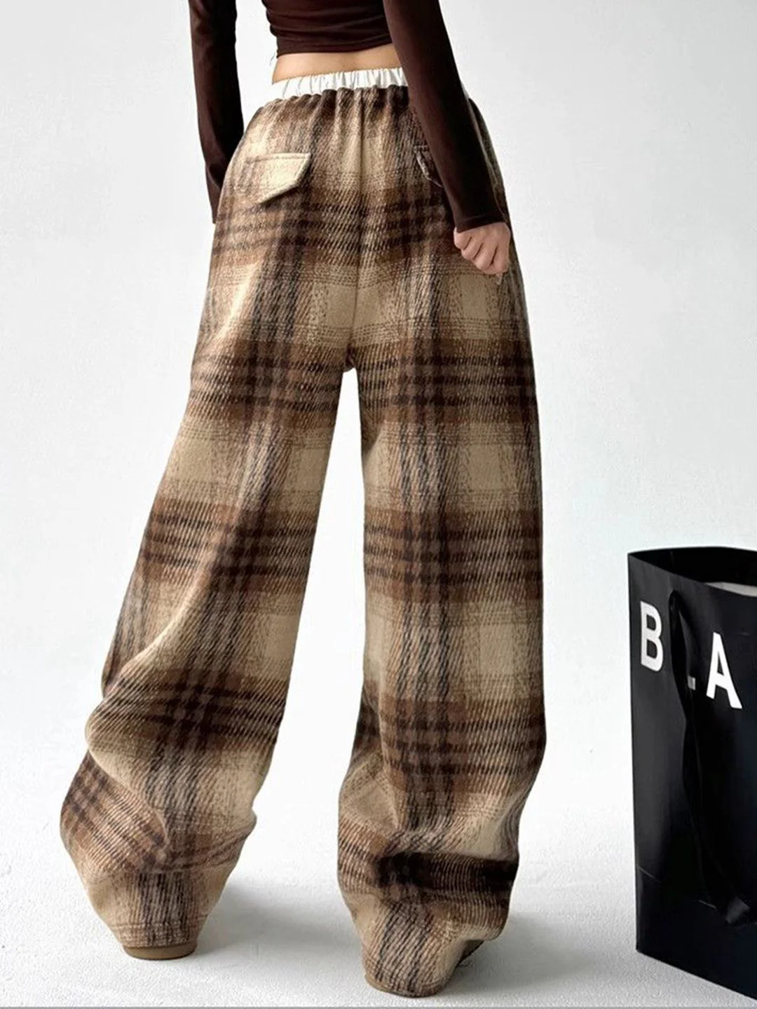 DressBerry Women Checked Loose Fit Mid-Rise Wide Leg Trousers - Image 5