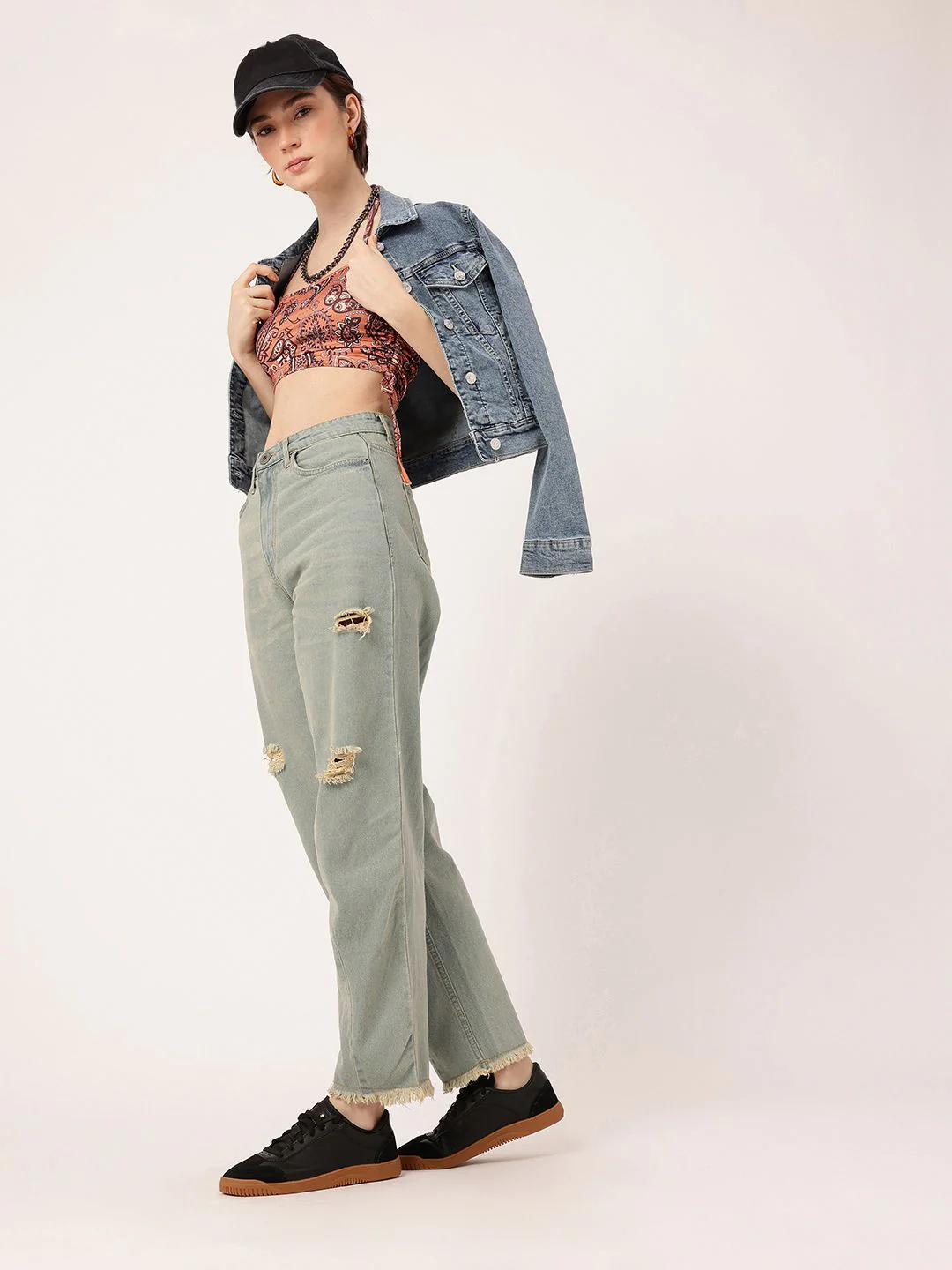 DressBerry Women Grunge Touch Slouchy Fit Mildly Distressed Light Fade Frayed Jeans - Image 3