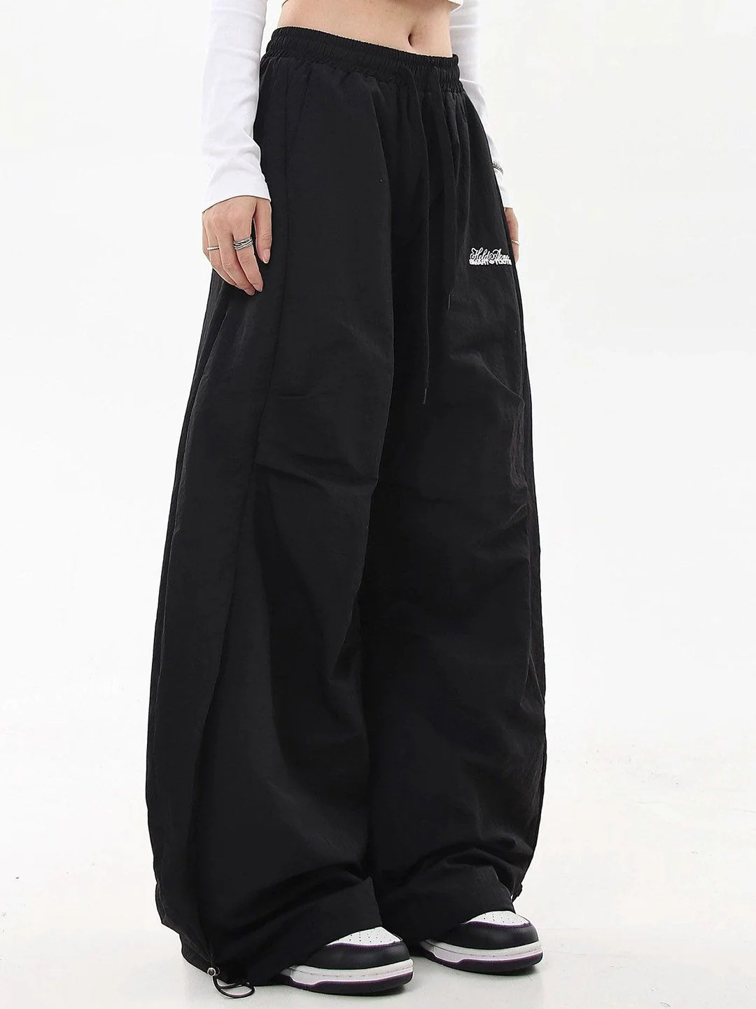 DressBerry Women Low-Rise Loose Fit Wide Leg Trousers - Image 2