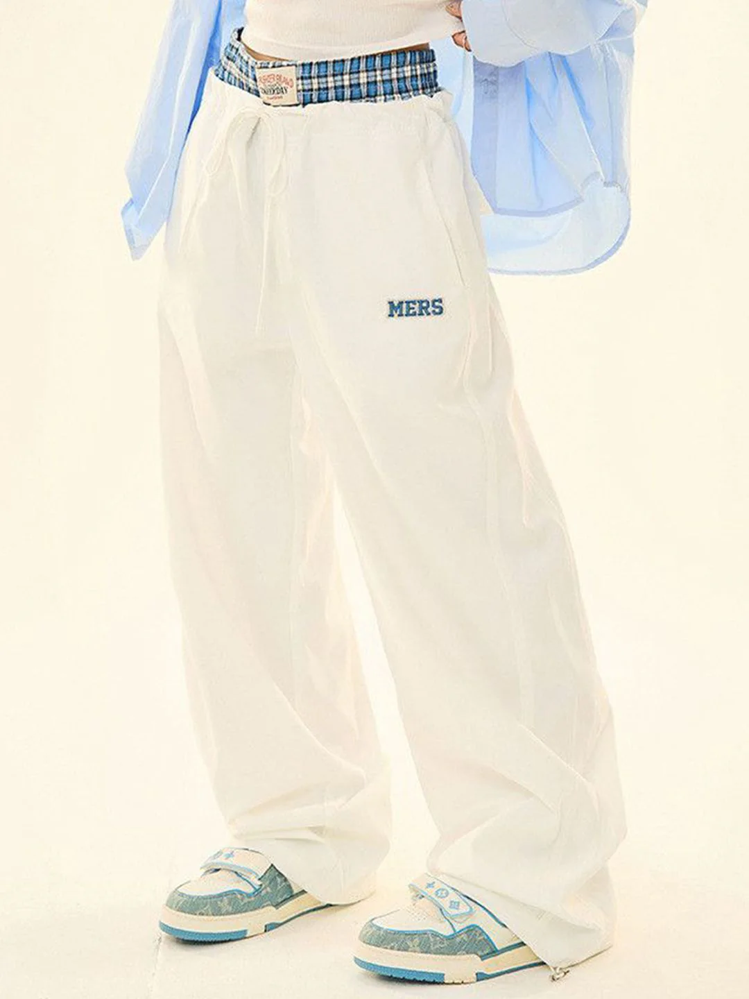 DressBerry Women Mid-Rise Loose Fit Regular Trousers - Image 4