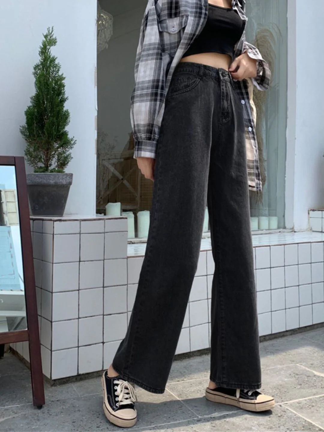 DressBerry Women Straight Fit High -Rise Jeans - Image 2
