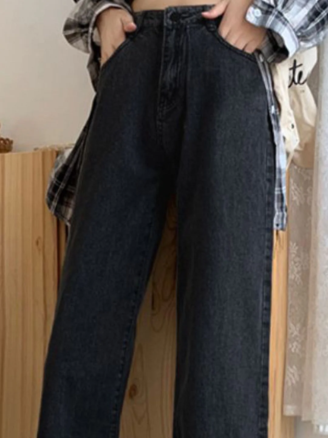 DressBerry Women Straight Fit High -Rise Jeans - Image 6