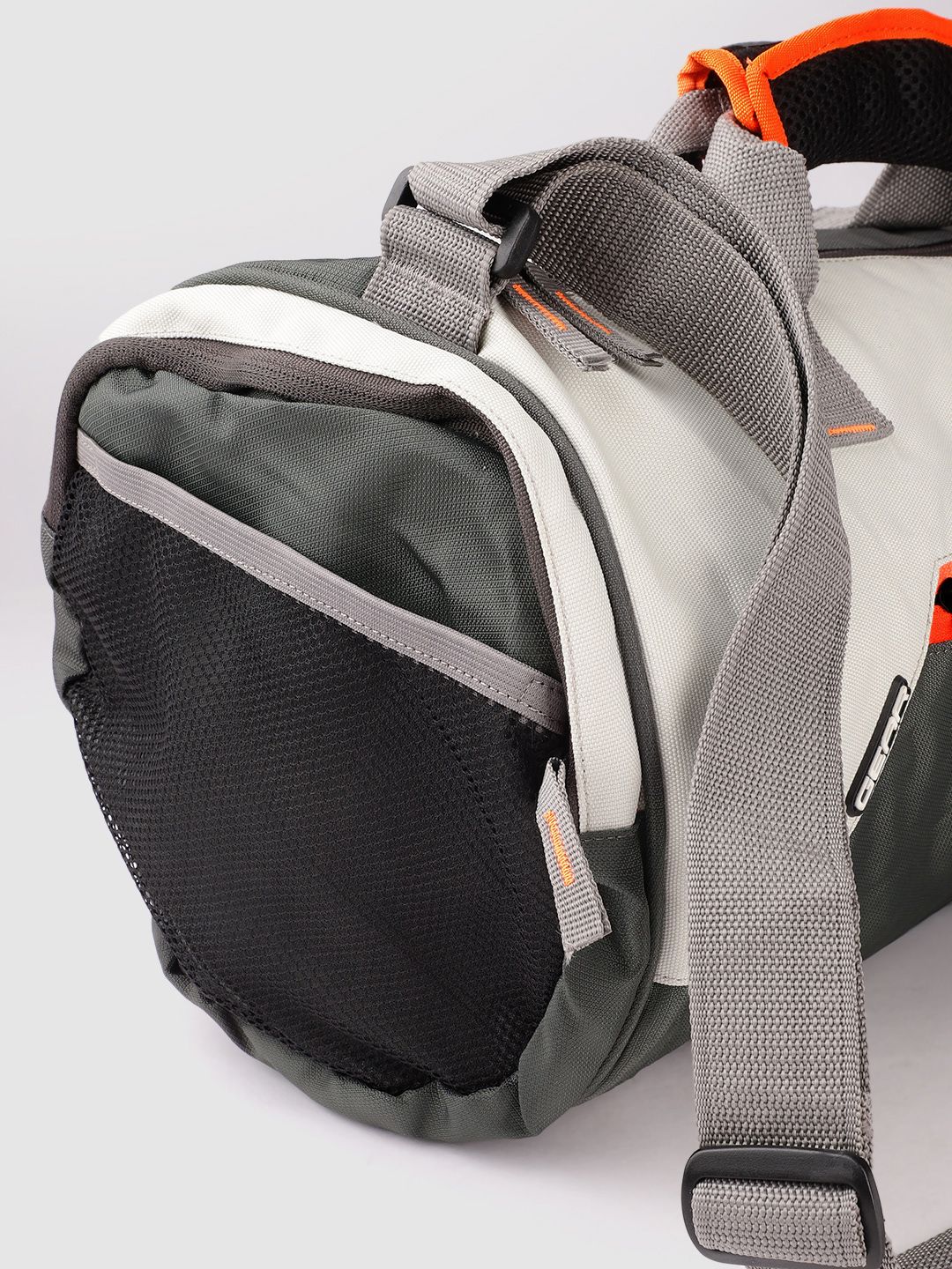 Gear Colourblocked Duffel Bag -  28.7 L - Image 7