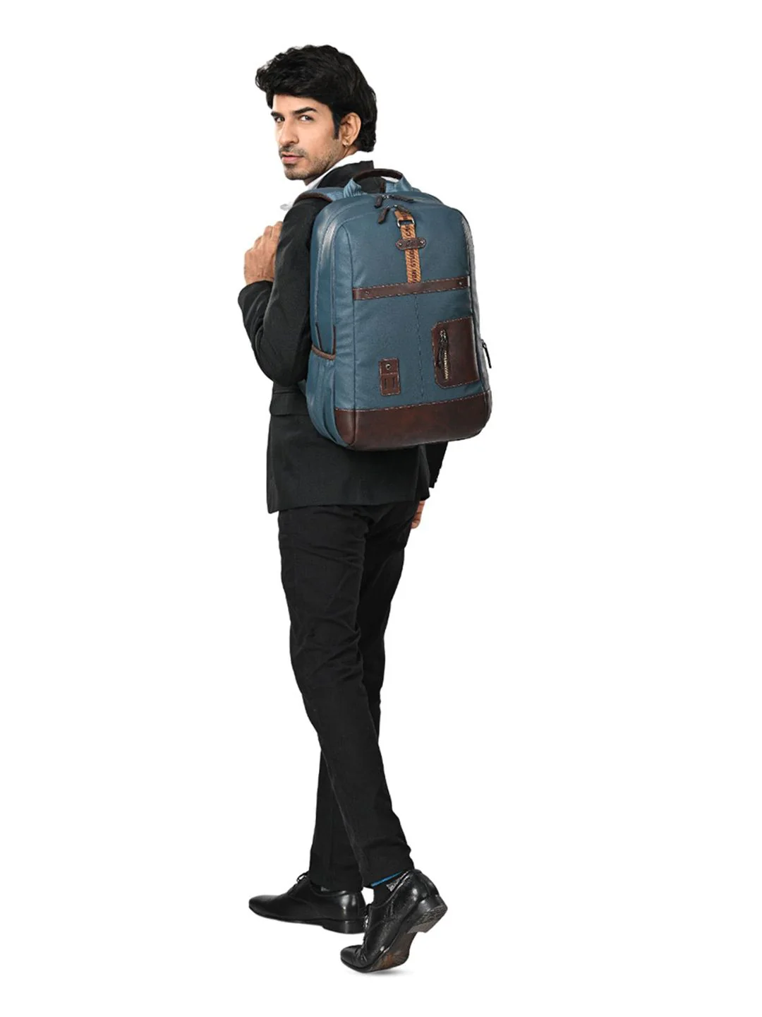 Gear Unisex Backpack - Image 4