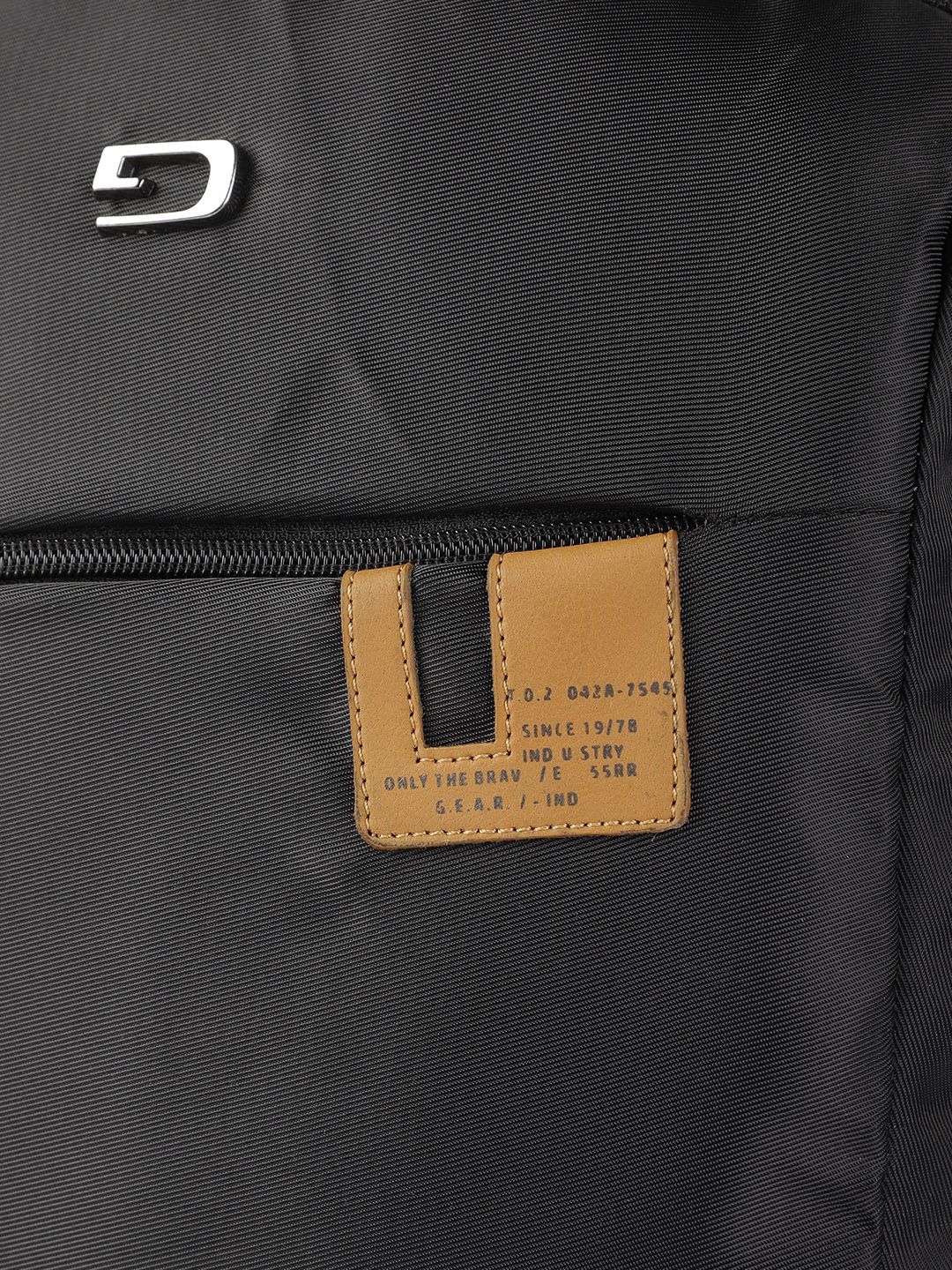 Gear Unisex Black Solid Backpack - Image 7