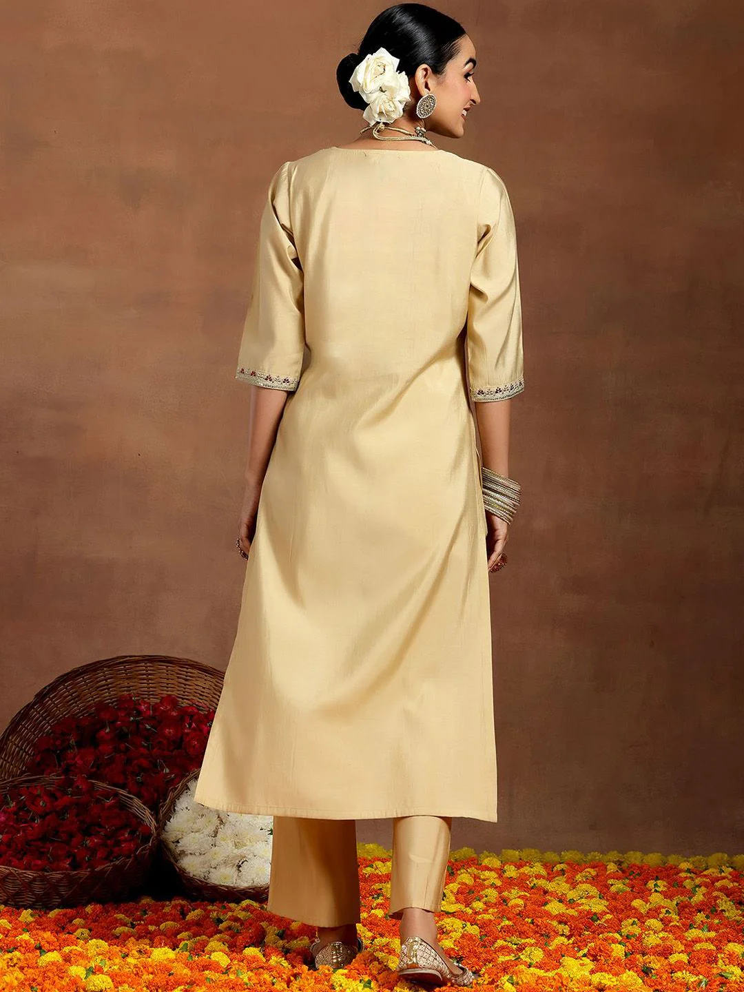 Gerua By Libas Floral Embroidered Regular Thread Work Straight Kurta with Trousers - Image 4