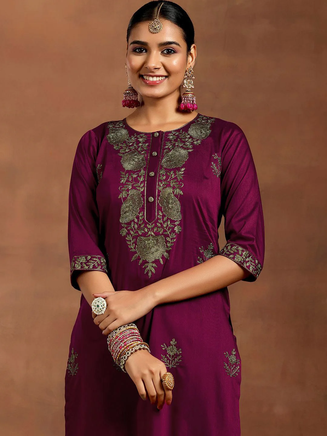 Gerua By Libas Floral Embroidered Thread Work Straight Kurta With Trousers & Dupatta - Image 2