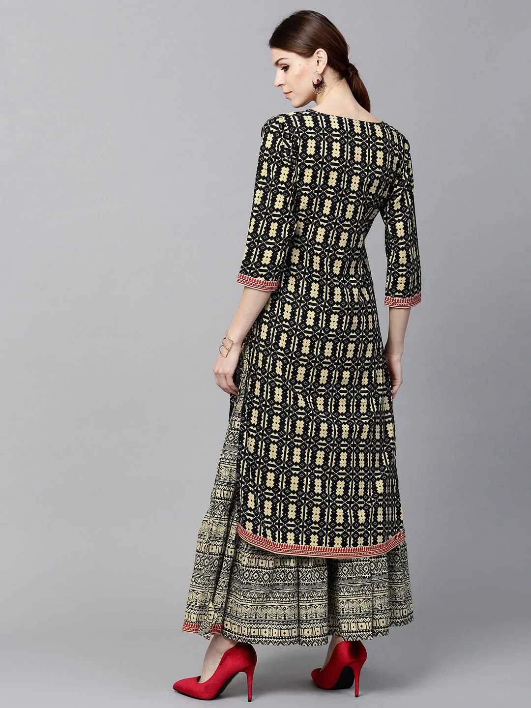 Gerua By Libas Women Cream-Coloured Black Printed Kurta with Skirt - Image 3