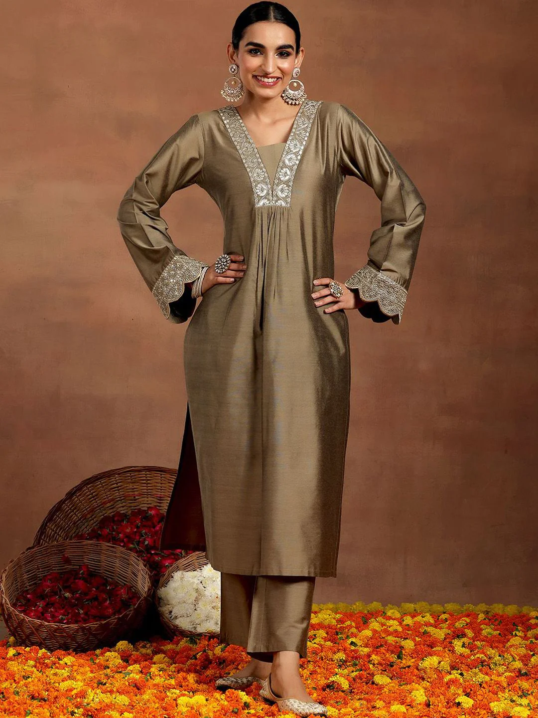 Gerua By Libas Women Floral Embroidered Regular Kurta with Trousers - Image 2