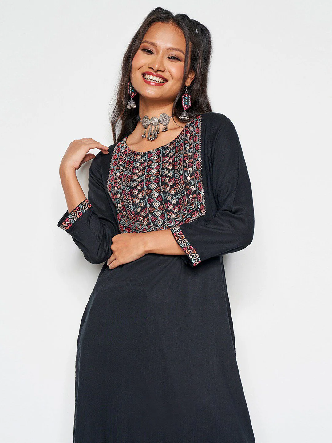 Global Desi Ethnic Motifs Yoke Design Thread Work Straight Kurta - Image 2