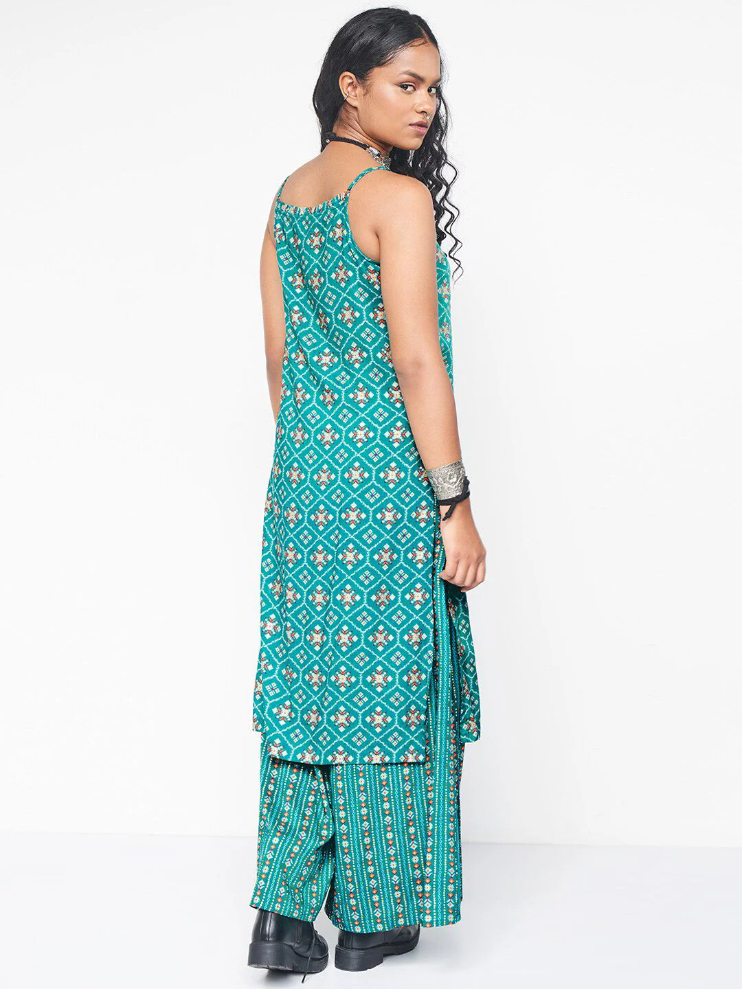 Global Desi Floral Printed Regular Kurta with Palazzos - Image 5