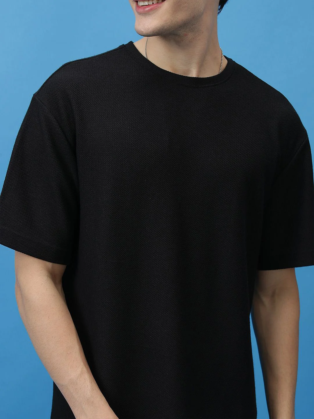 HIGHLANDER Drop-Shoulder Sleeves Oversized Popcorn structured T-shirt - Image 2
